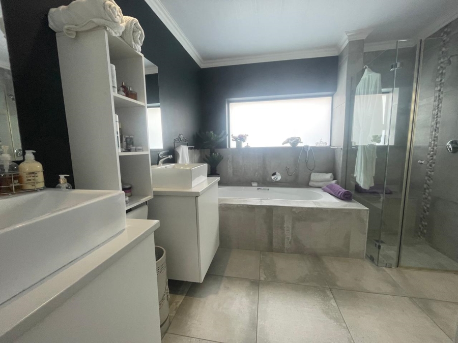 3 Bedroom Property for Sale in Monte Christo Western Cape